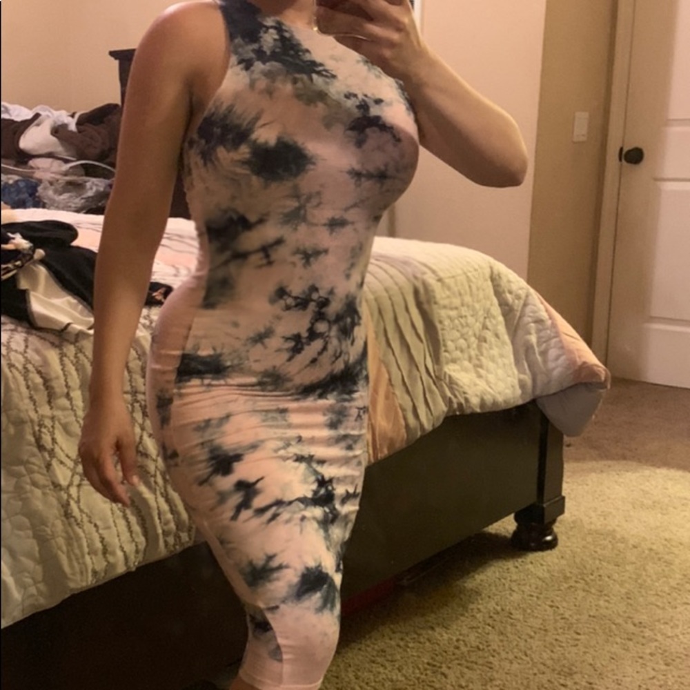NWOT Midi Dress Size Small